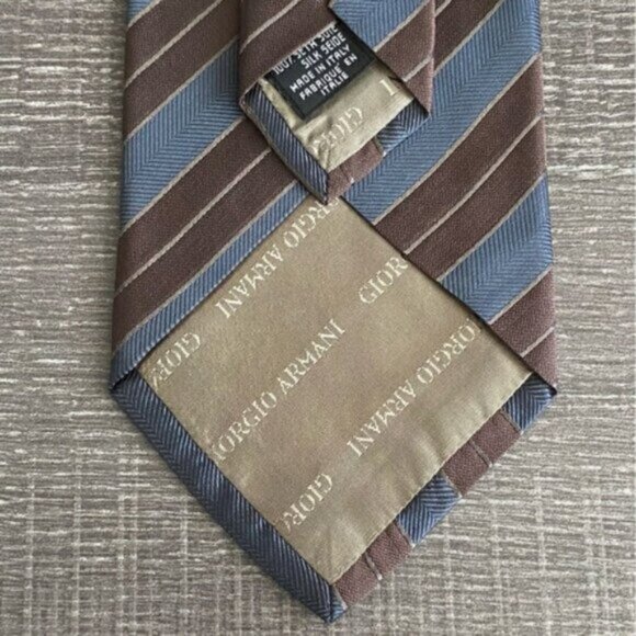 VINTAGE Giorgio Armani Neck Tie 100% Italian Silk Stripe Diagonal Blue Brown 57" - Picture 5 of 6